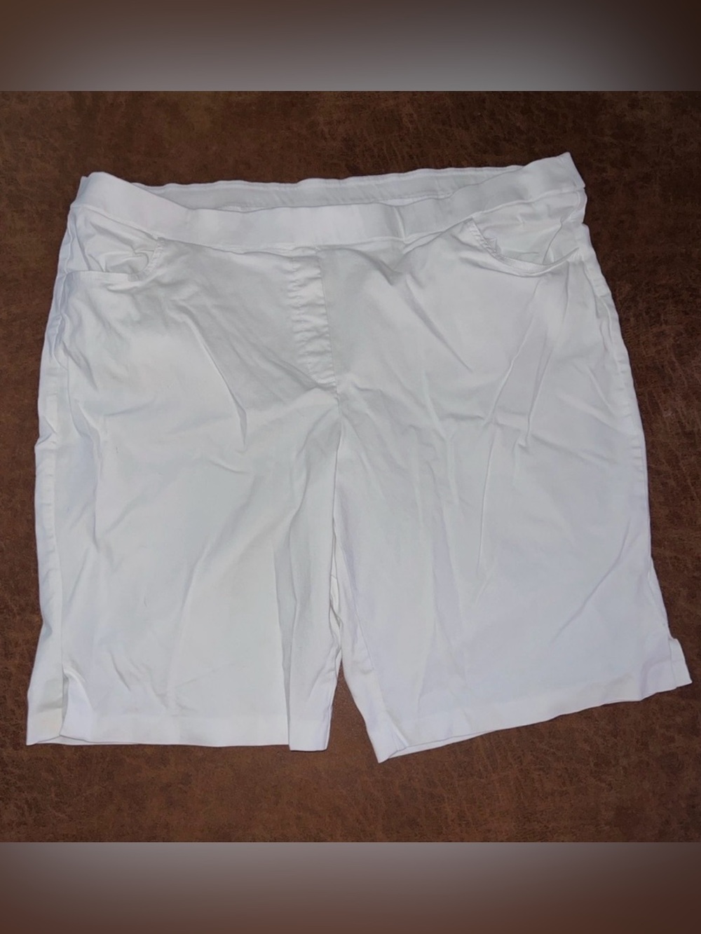Alfred Dunner White Pull-On Shorts – 3XL (24/26)